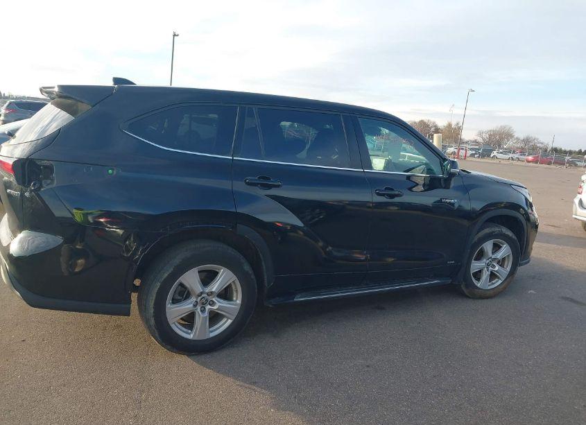 Photo 14 of 2021 Toyota Highlander HYBRID LE (VIN 5TDBBRCH4MS526210)