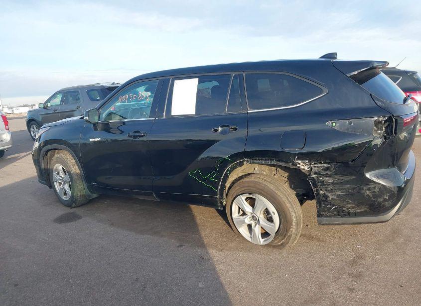 Photo 15 of 2021 Toyota Highlander HYBRID LE (VIN 5TDBBRCH4MS526210)
