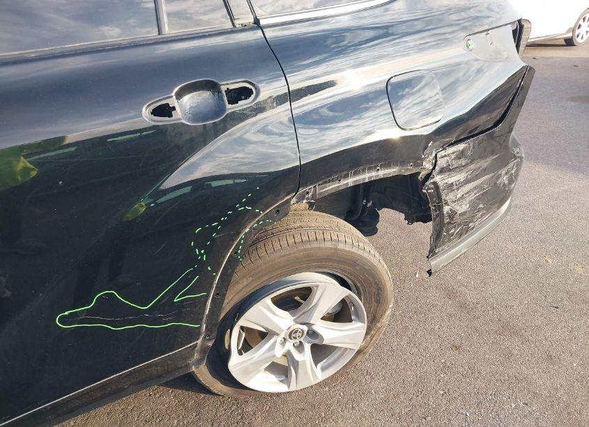 Photo 6 of 2021 Toyota Highlander HYBRID LE (VIN 5TDBBRCH4MS526210)