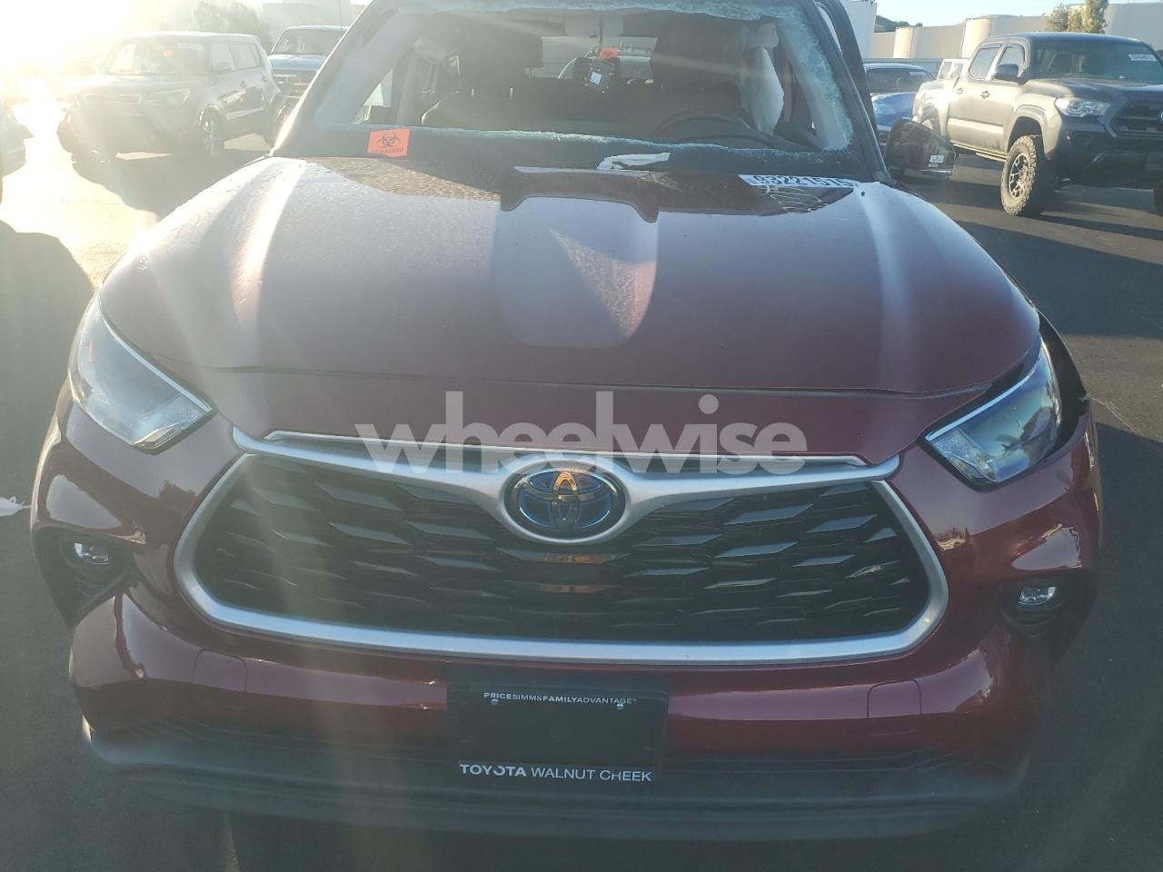 Photo 12 of 2022 TOYOTA HIGHLANDER HYBRID LE (VIN 5TDBBRCH4NS561024)