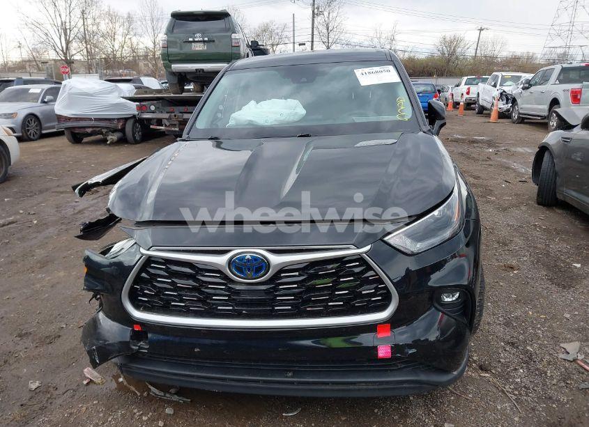 Photo 11 of 2021 Toyota Highlander HYBRID LE (VIN 5TDBBRCH6MS519338)