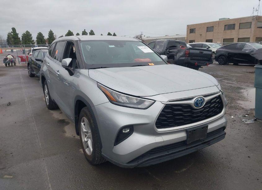 2020 Toyota Highlander HYBRID LE (VIN 5TDBBRCH9LS511717) main photo