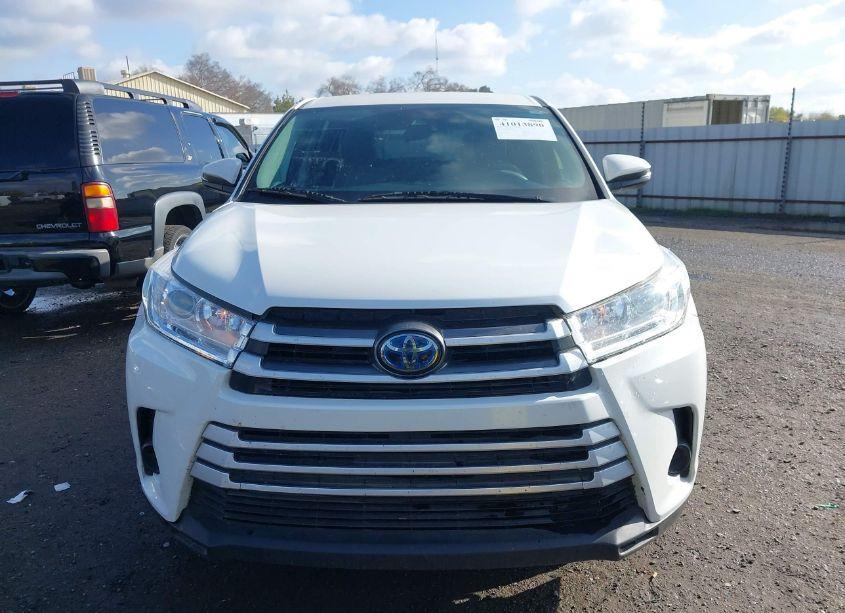 Photo 13 of 2019 Toyota Highlander HYBRID LE (VIN 5TDBGRFH1KS059144)
