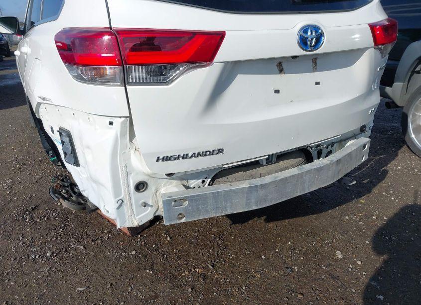Photo 19 of 2019 Toyota Highlander HYBRID LE (VIN 5TDBGRFH1KS059144)