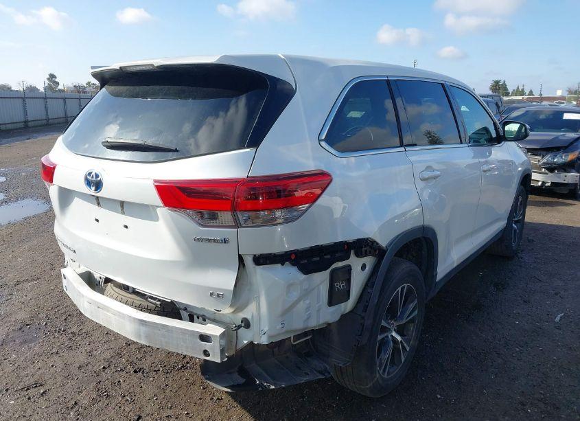 Photo 4 of 2019 Toyota Highlander HYBRID LE (VIN 5TDBGRFH1KS059144)