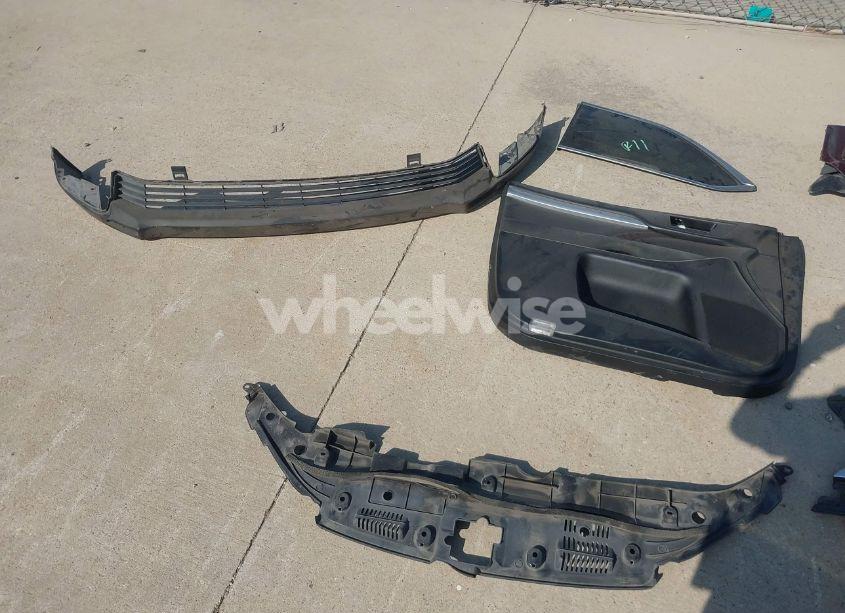 Photo 12 of 2017 Toyota Highlander HYBRID LE (VIN 5TDBGRFH8HS035433)