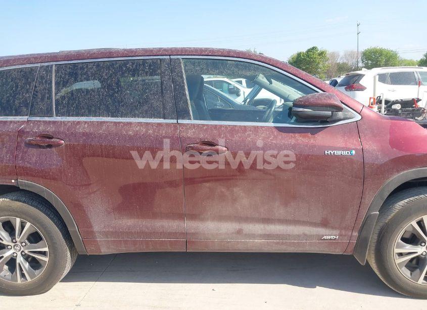 Photo 14 of 2017 Toyota Highlander HYBRID LE (VIN 5TDBGRFH8HS035433)