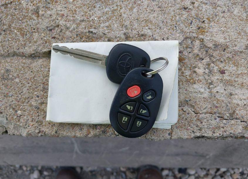 Photo 11 of 2009 Toyota Sienna LIMITED (VIN 5TDBK22C09S027179)