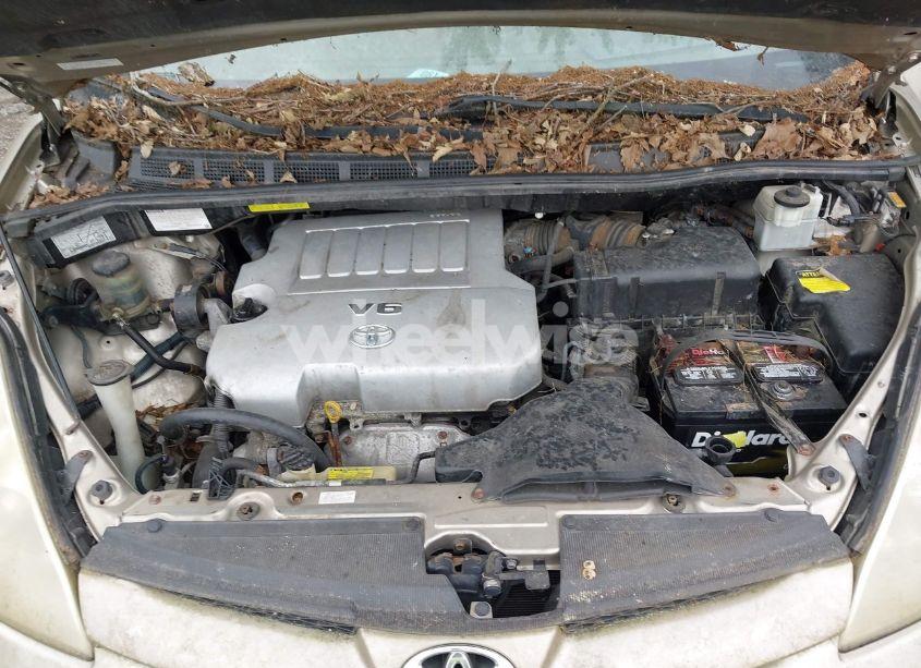 Photo 10 of 2007 Toyota Sienna XLE (VIN 5TDBK22C17S007746)