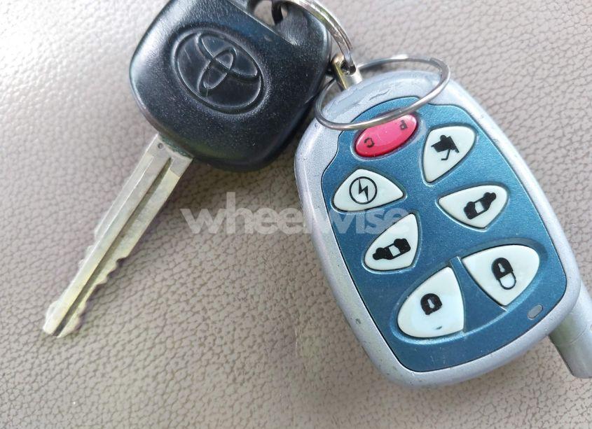 Photo 11 of 2007 Toyota Sienna XLE (VIN 5TDBK22C17S007746)