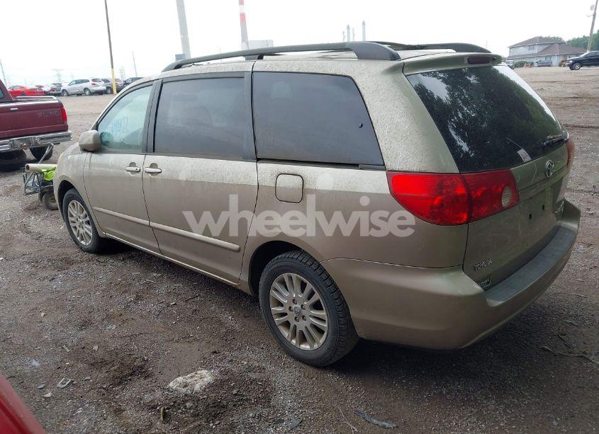 Photo 3 of 2007 Toyota Sienna XLE (VIN 5TDBK22C17S007746)