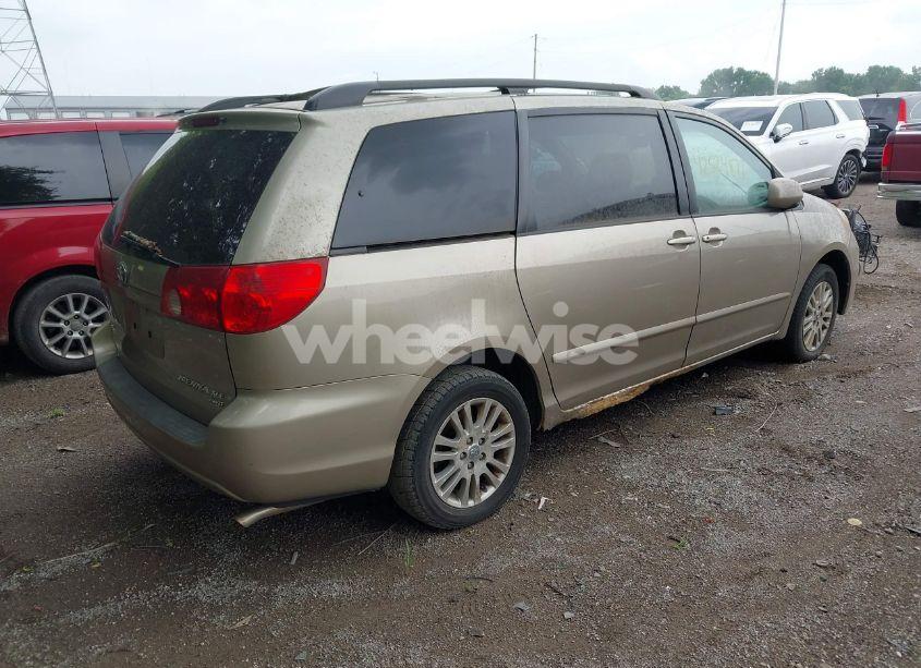 Photo 4 of 2007 Toyota Sienna XLE (VIN 5TDBK22C17S007746)