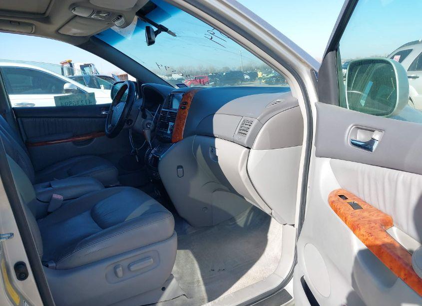 Photo 5 of 2008 Toyota Sienna LIMITED (VIN 5TDBK22C18S014536)