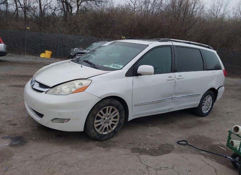 Photo 2 of 2008 Toyota Sienna LIMITED (VIN 5TDBK22C18S020255)