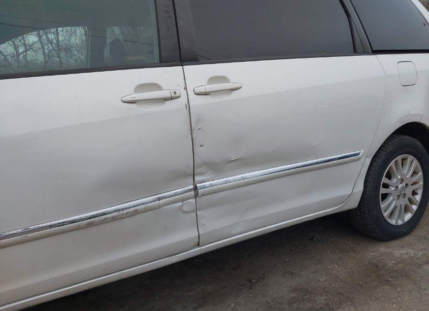 Photo 6 of 2008 Toyota Sienna LIMITED (VIN 5TDBK22C18S020255)