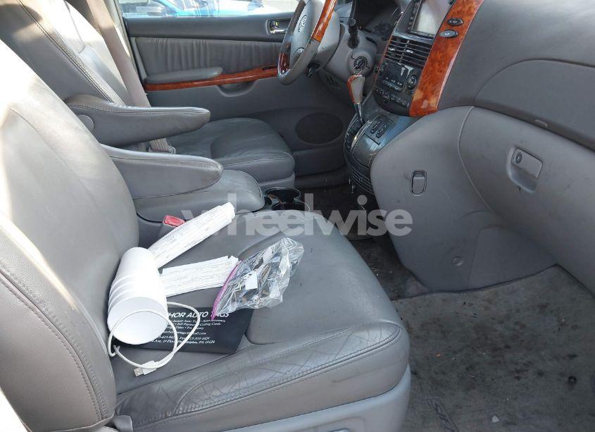 Photo 5 of 2008 Toyota Sienna LIMITED (VIN 5TDBK22C28S016697)