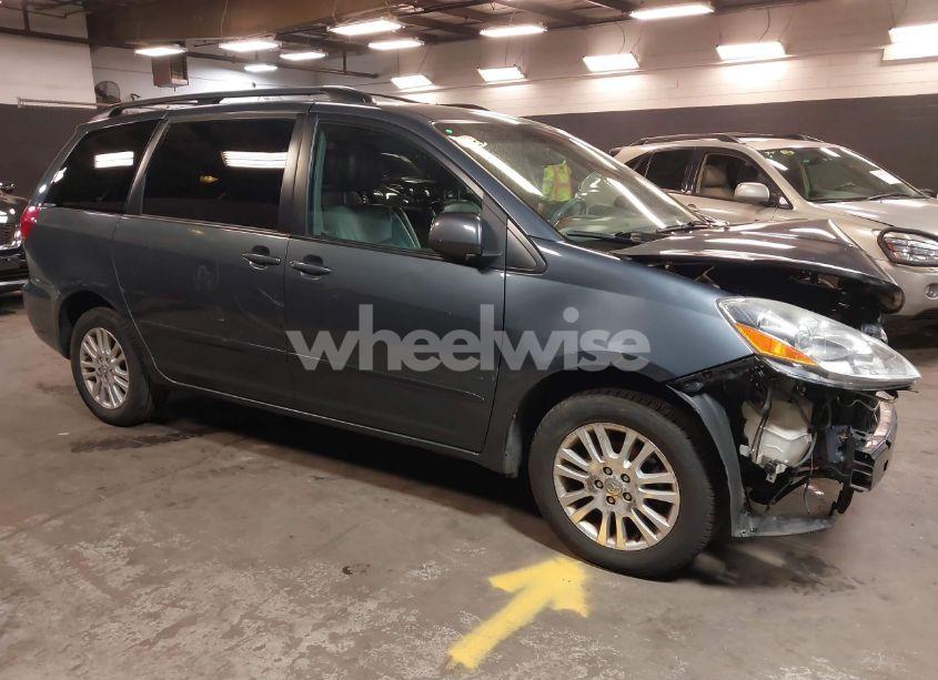 2009 Toyota Sienna XLE (VIN 5TDBK22C29S023621) main photo