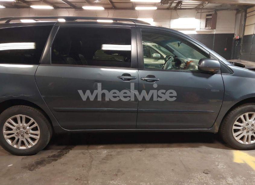 Photo 14 of 2009 Toyota Sienna XLE (VIN 5TDBK22C29S023621)