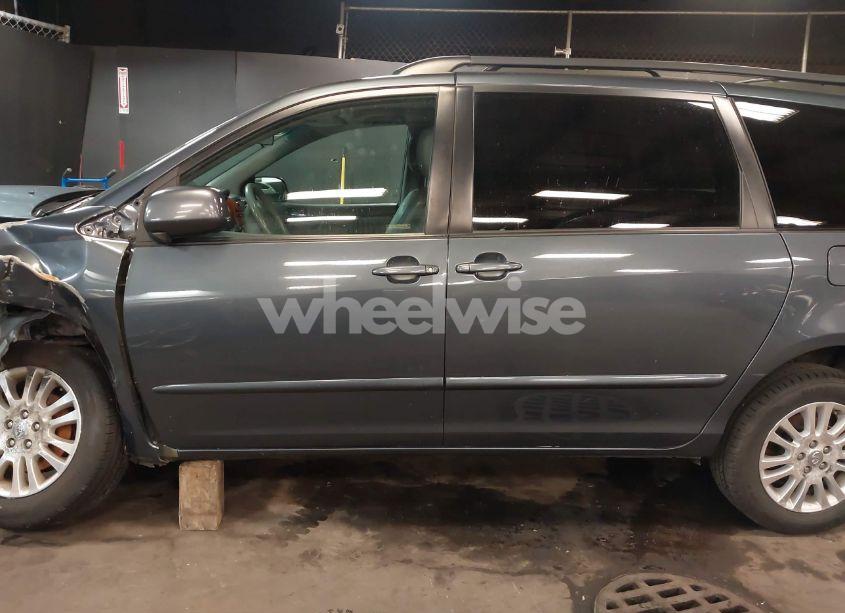 Photo 15 of 2009 Toyota Sienna XLE (VIN 5TDBK22C29S023621)