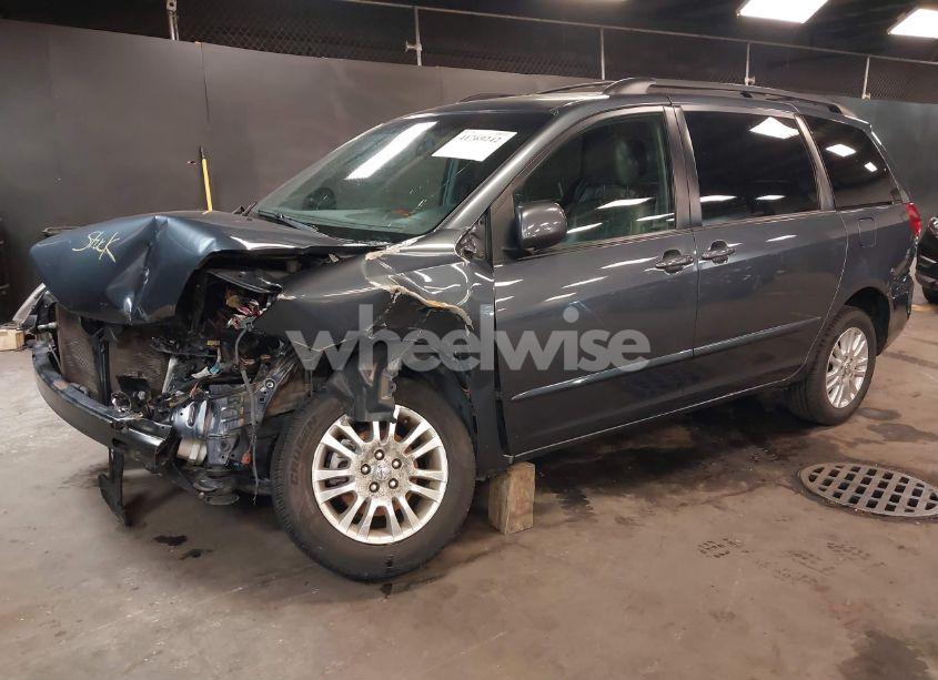 Photo 2 of 2009 Toyota Sienna XLE (VIN 5TDBK22C29S023621)