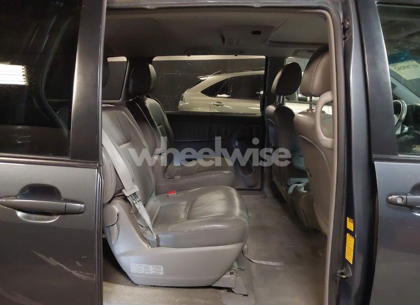 Photo 8 of 2009 Toyota Sienna XLE (VIN 5TDBK22C29S023621)