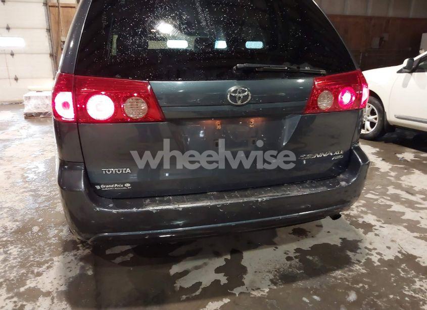 Photo 13 of 2009 Toyota Sienna XLE (VIN 5TDBK22C29S028110)