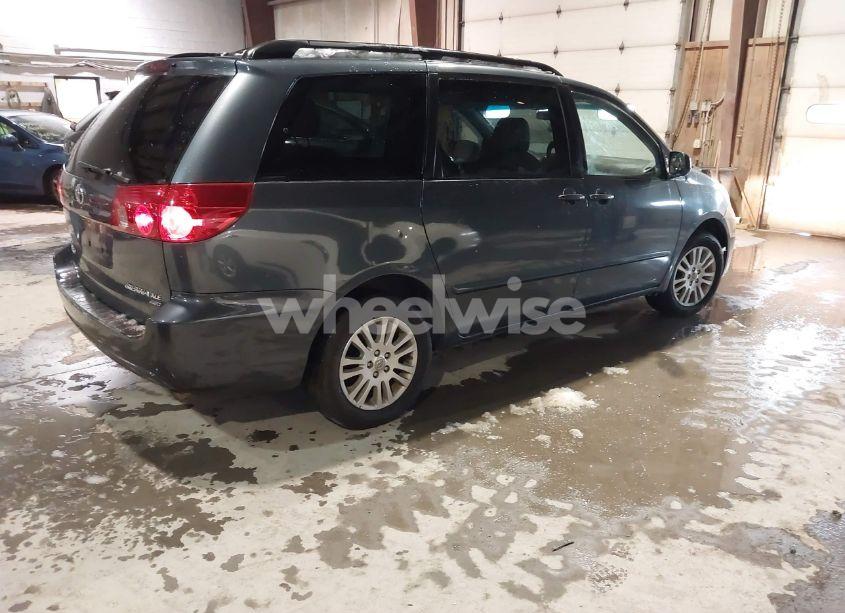 Photo 4 of 2009 Toyota Sienna XLE (VIN 5TDBK22C29S028110)