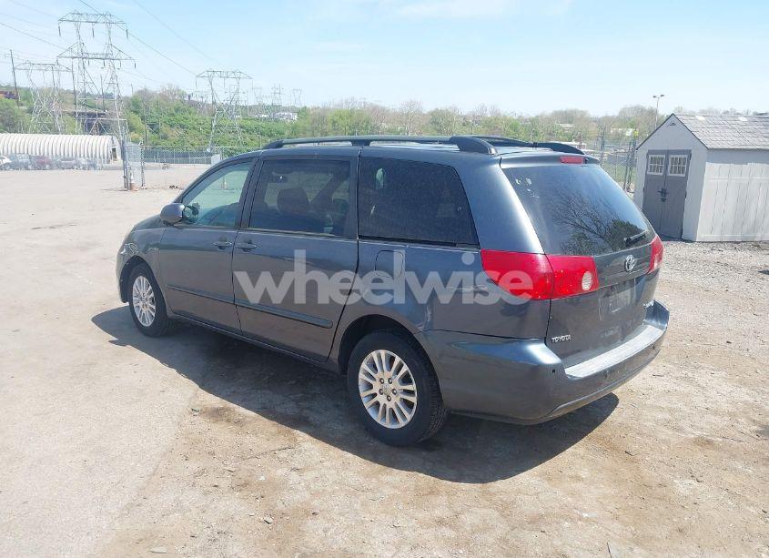 Photo 3 of 2008 Toyota Sienna XLE (VIN 5TDBK22C38S010150)