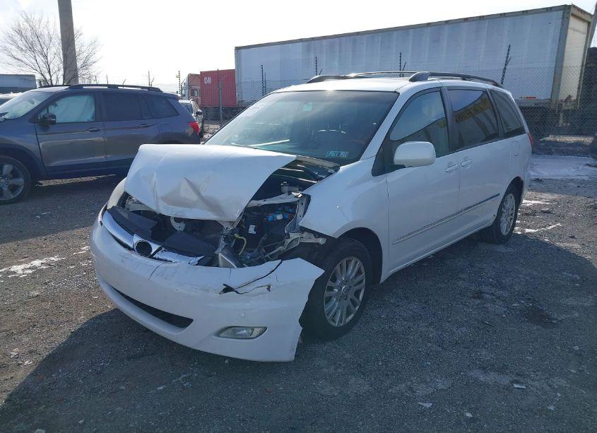 Photo 2 of 2008 Toyota Sienna LIMITED (VIN 5TDBK22C38S019589)