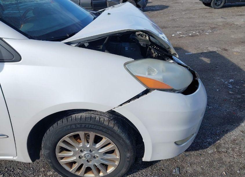 Photo 6 of 2008 Toyota Sienna LIMITED (VIN 5TDBK22C38S019589)