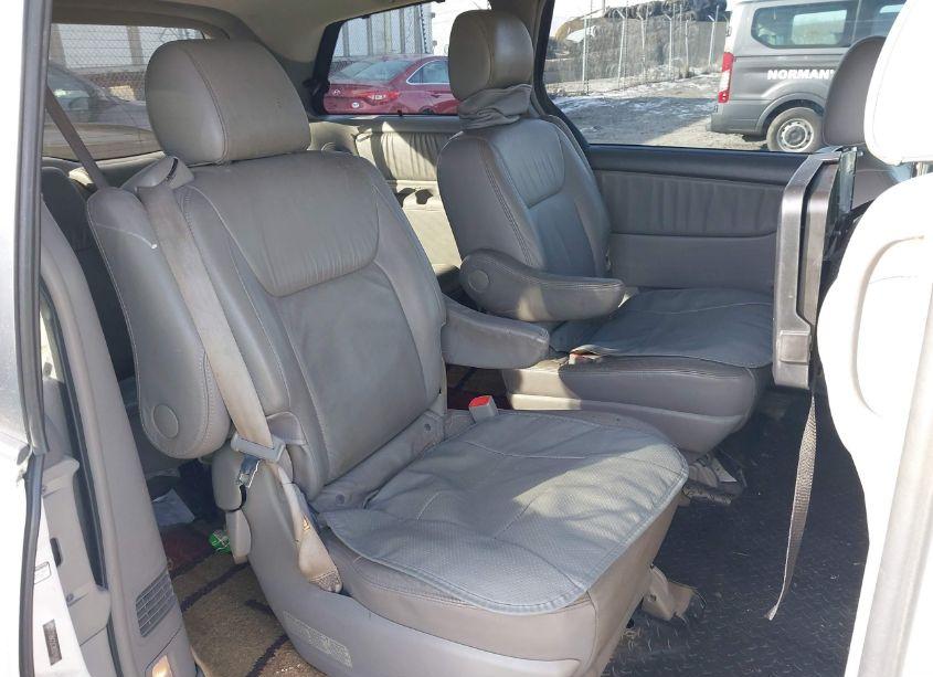 Photo 8 of 2008 Toyota Sienna LIMITED (VIN 5TDBK22C38S019589)