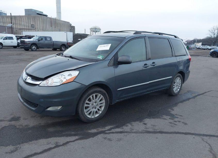 Photo 2 of 2008 Toyota Sienna LIMITED (VIN 5TDBK22C58S009257)