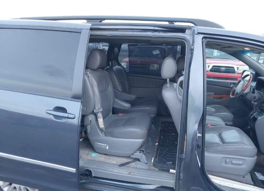 Photo 8 of 2008 Toyota Sienna LIMITED (VIN 5TDBK22C58S009257)