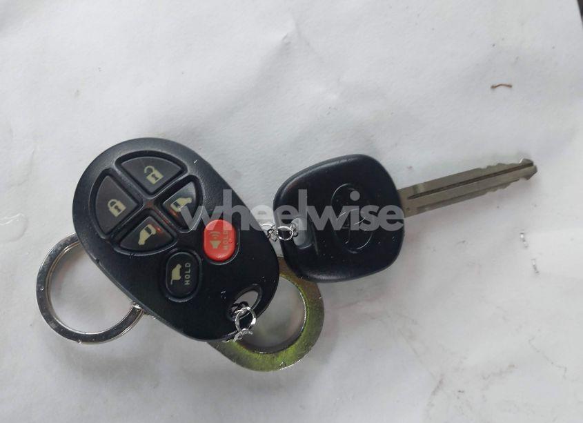 Photo 11 of 2008 Toyota Sienna XLE (VIN 5TDBK22C58S012904)