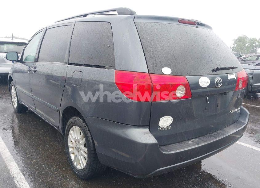 Photo 3 of 2008 Toyota Sienna XLE (VIN 5TDBK22C58S012904)