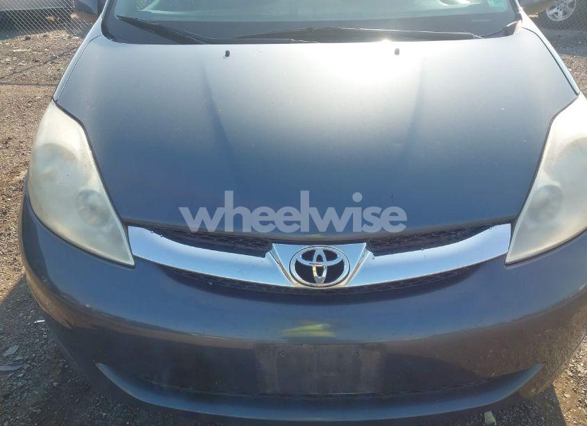 Photo 6 of 2008 Toyota Sienna LIMITED (VIN 5TDBK22C58S017861)