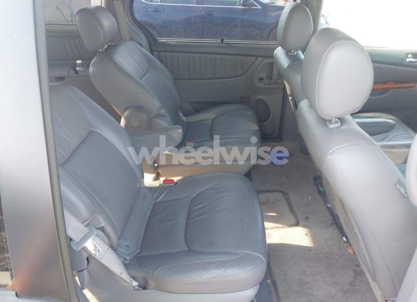 Photo 8 of 2008 Toyota Sienna LIMITED (VIN 5TDBK22C58S017861)