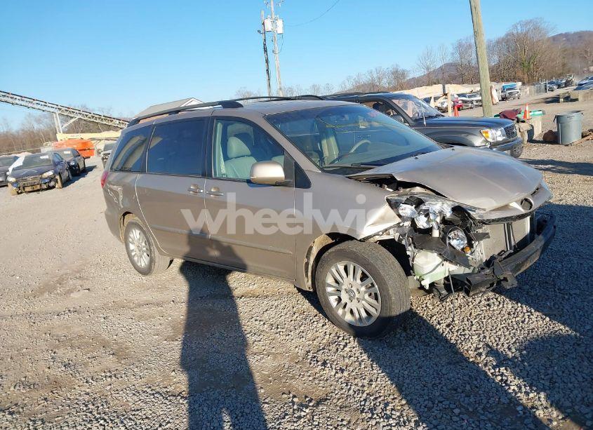 2007 Toyota Sienna XLE (VIN 5TDBK22C67S002848) main photo