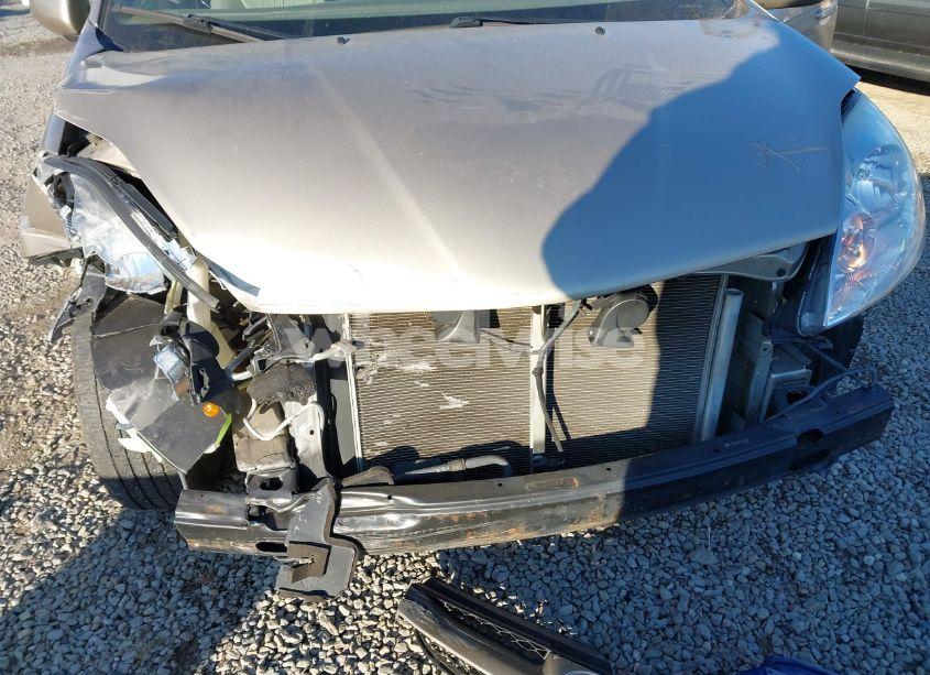 Photo 6 of 2007 Toyota Sienna XLE (VIN 5TDBK22C67S002848)