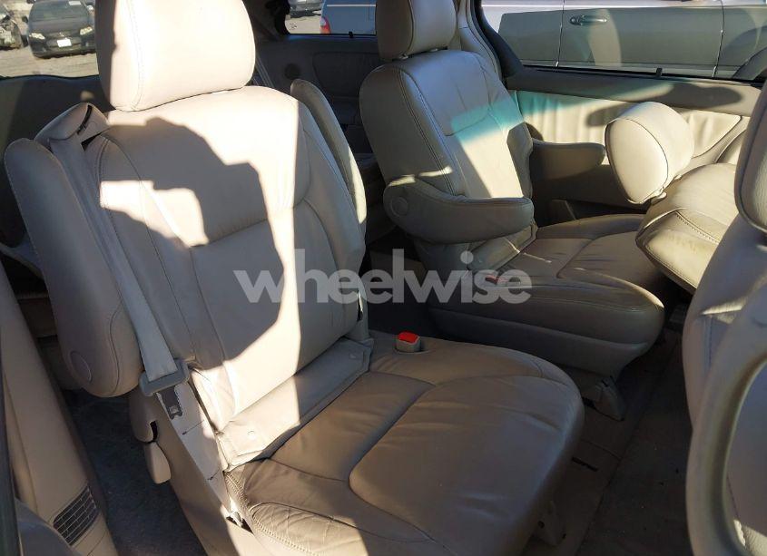 Photo 8 of 2007 Toyota Sienna XLE (VIN 5TDBK22C67S002848)