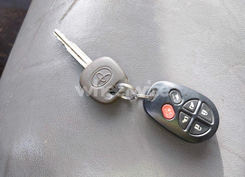 Photo 11 of 2009 Toyota Sienna XLE (VIN 5TDBK22C79S026370)