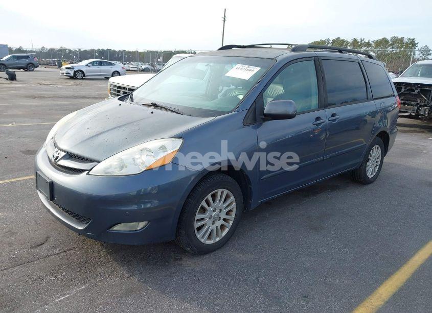 Photo 2 of 2009 Toyota Sienna XLE (VIN 5TDBK22C79S026370)