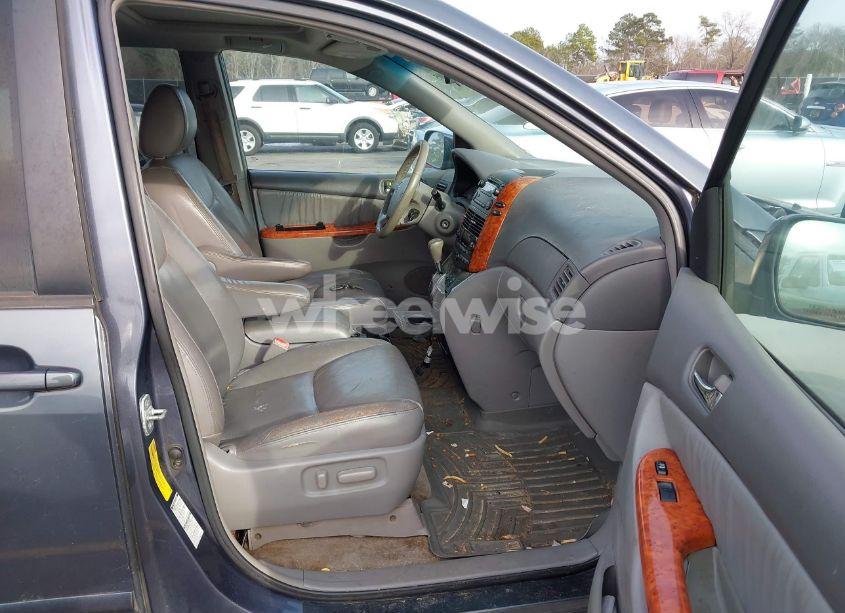 Photo 5 of 2009 Toyota Sienna XLE (VIN 5TDBK22C79S026370)