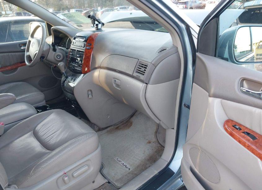 Photo 5 of 2009 Toyota Sienna XLE (VIN 5TDBK22C79S027096)