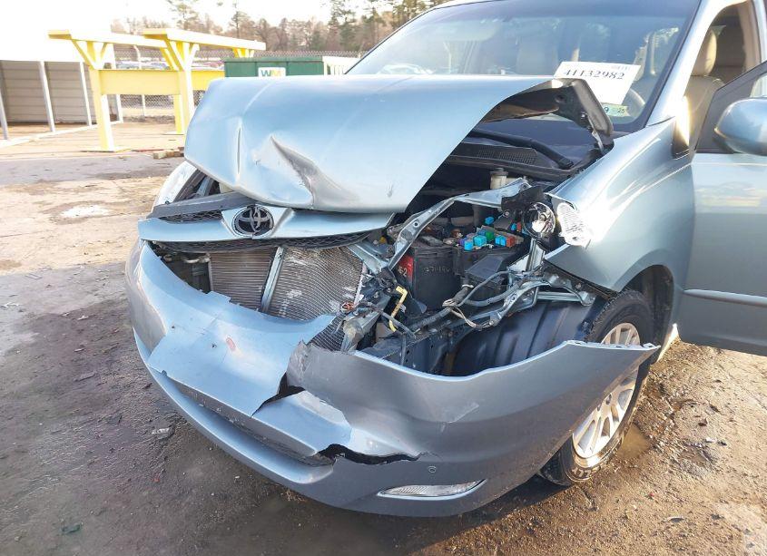 Photo 6 of 2009 Toyota Sienna XLE (VIN 5TDBK22C79S027096)