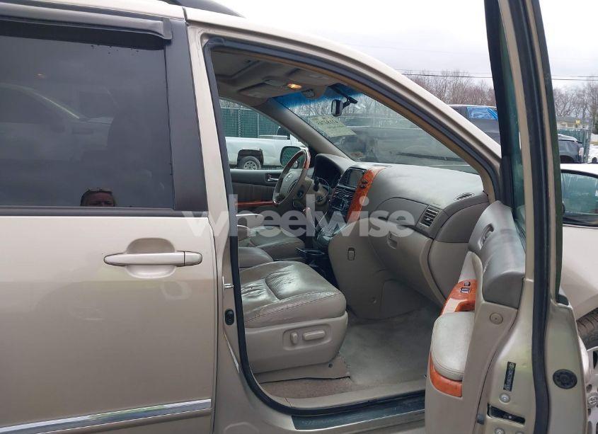 Photo 5 of 2008 Toyota Sienna LIMITED (VIN 5TDBK22C98S016969)