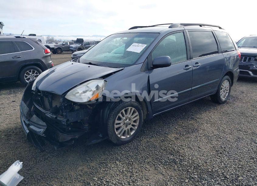 Photo 2 of 2008 Toyota Sienna XLE (VIN 5TDBK22C98S017300)