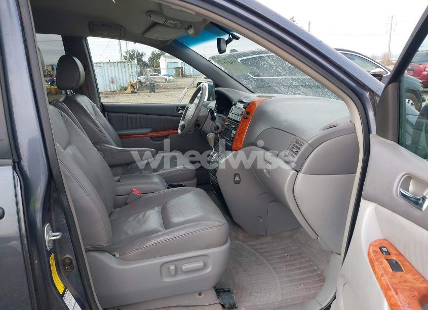 Photo 5 of 2008 Toyota Sienna XLE (VIN 5TDBK22C98S017300)