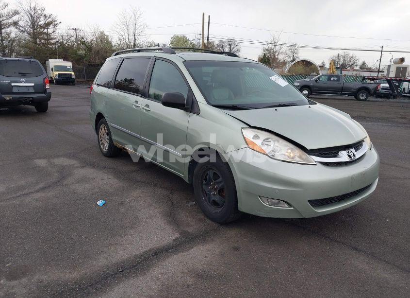 2008 Toyota Sienna LIMITED (VIN 5TDBK22C98S019421) main photo