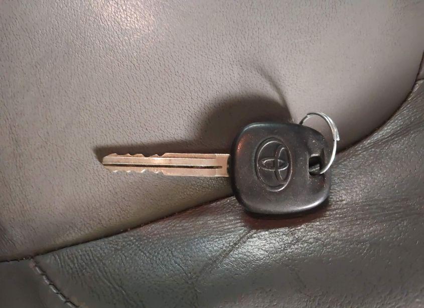 Photo 11 of 2008 Toyota Sienna XLE (VIN 5TDBK22C98S020651)